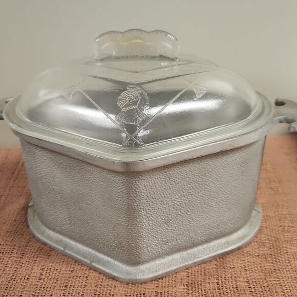 Vintage Guardian Service Heart Shaped Pot With Lid - Picture 1 of 11